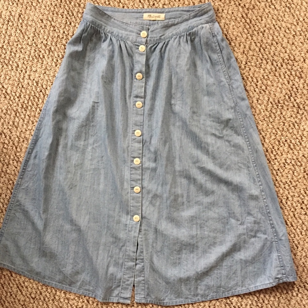 Gorgeous Madewell skirt for summer!